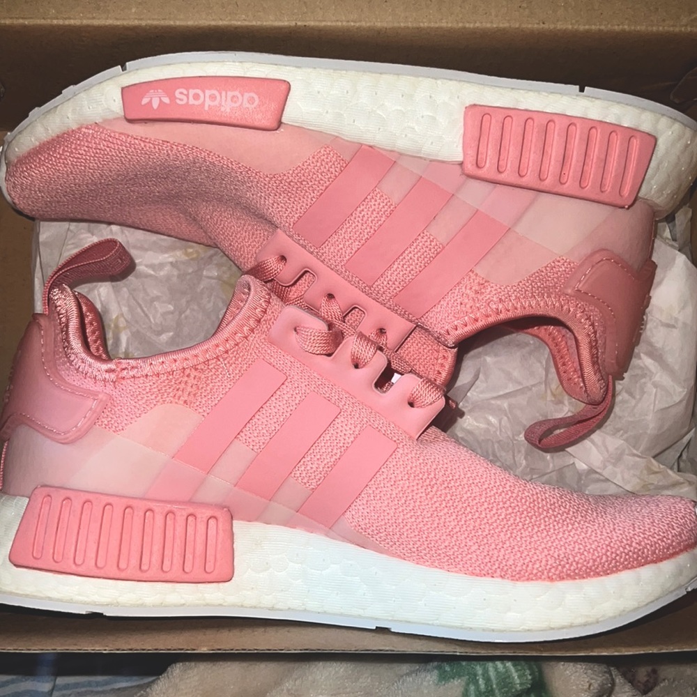 Adidas NMD R1 size 4 (pink)